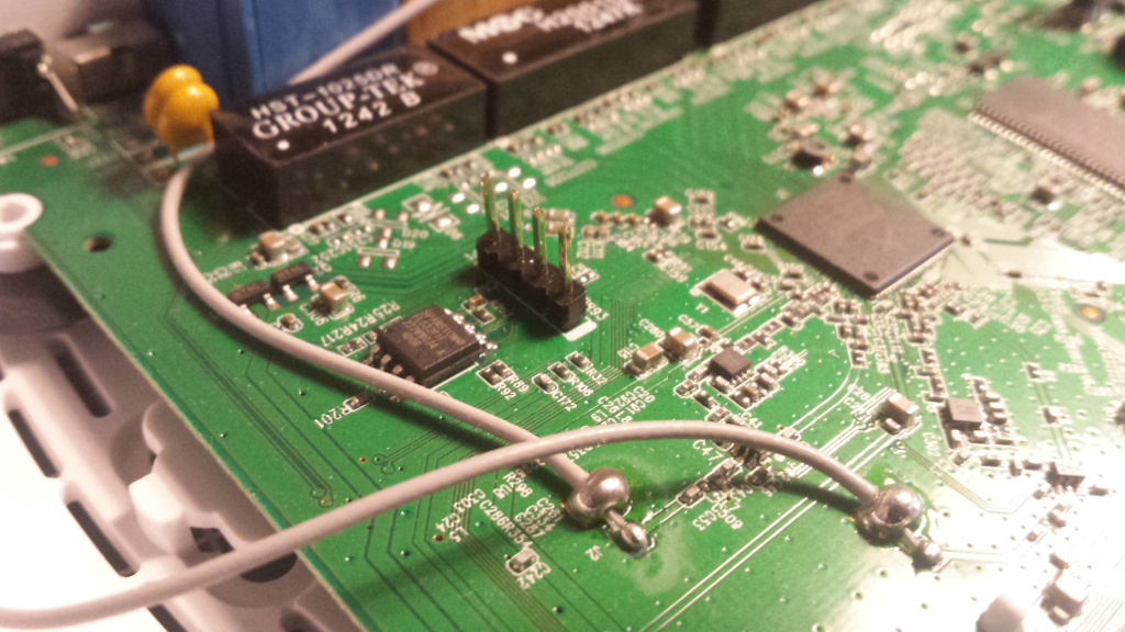 TP-Link WR841N. Serial Header